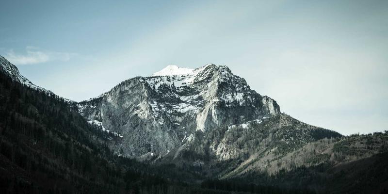 Wi-Fi 6如何重塑企业无线网络?深度解析性能优化与BSS德赛易实战部署