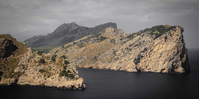 从蓝图到现实:网络数字孪生如何成为预测、优化与保障物理网络的“先知”引擎