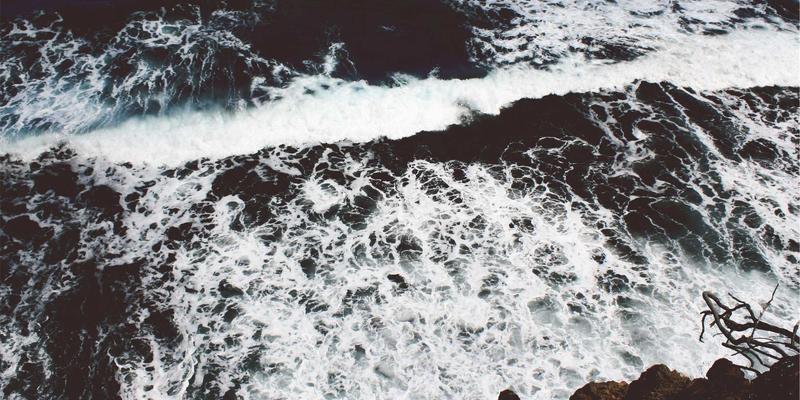 工业互联网的“精准时钟”:揭秘时间敏感网络(TSN)如何实现确定性传输,附IT学习资源指南